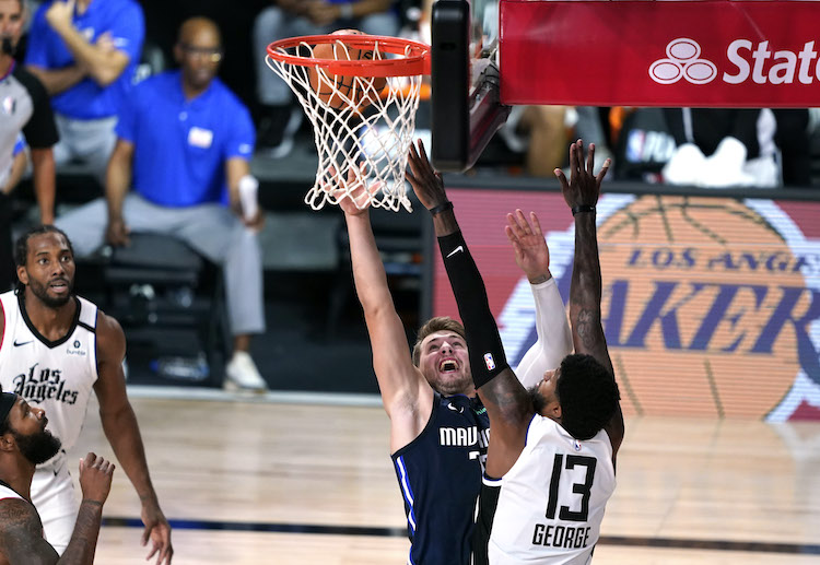 NBA 洛杉矶快船的保罗·乔治跑位