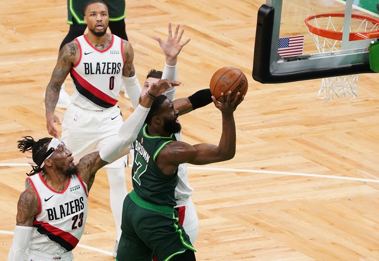 NBA凯尔特人布朗的赛场动态