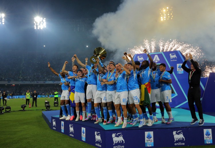 Napoli celebrate their Serie A triumph after a dominant performance against Cagliari