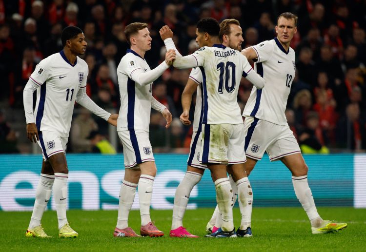 အင်္ဂလန်ဟာ ကမ္ဘာ့ဖလား ကျင်းပချိန်တိုင်း ချန်ပီယံ ဖြစ်ဖို့ ရေပန်းအစားဆုံး အသင်းတွေထဲမှာ ထိပ်ဆုံးက ပါဝင်လေ့ ရှိပေမယ့် ချန်ပီယံဆုနဲ့တော့ အခုချိန်ထိ လွဲချော်နေဆဲ ဖြစ်ပါတယ်။